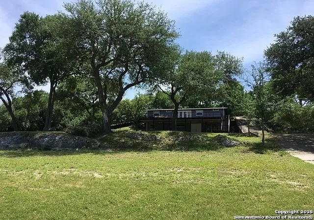 3rd image of 1316 Lakeshore Dr, Bandera, TX 78003 | MLS# 1887212
