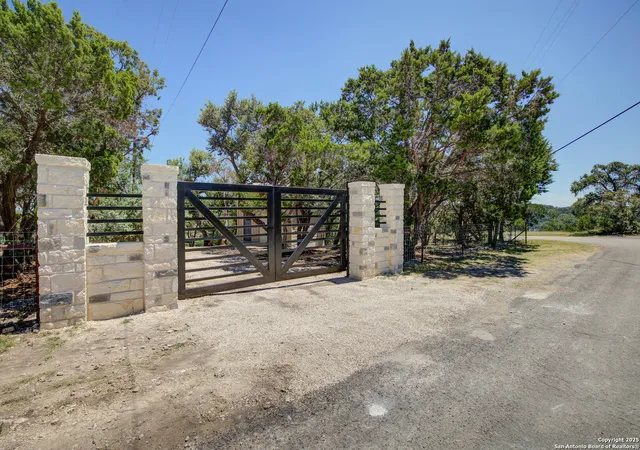 Photo 3 of Single family home for sale at 500 Naked Indian, New Braunfels, TX 78132 | MLS# 1887244 | Listing updated on 2025-11-26