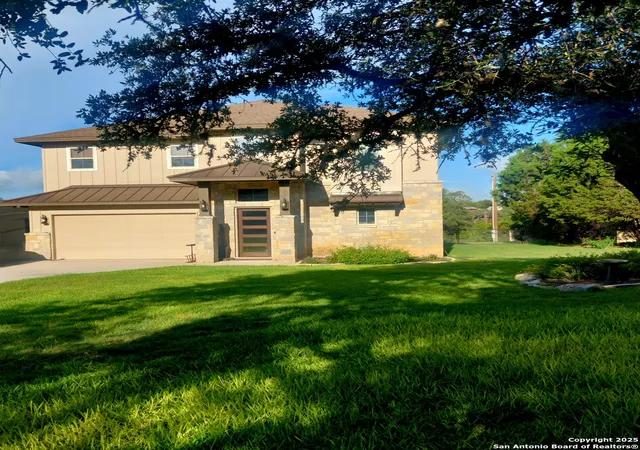 Photo 1 of Single family home for sale at 561 Five Oaks, Canyon Lake, TX 78133 | MLS# 1887274 | Listing updated on 2025-11-04