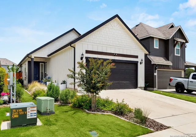 Photo 3 of Sale Pending at 874 Casetta, New Braunfels, TX 78130 | MLS# 1887292 | Listing updated on 2025-10-27