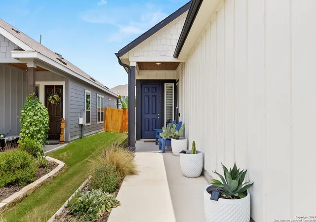 Photo 3 of Sale Pending at 874 Casetta, New Braunfels, TX 78130 | MLS# 1887292 | Listing updated on 2025-10-27