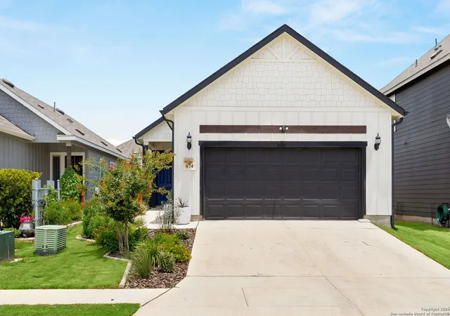 Photo 2 of Sale Pending at 874 Casetta, New Braunfels, TX 78130 | MLS# 1887292 | Listing updated on 2025-10-27