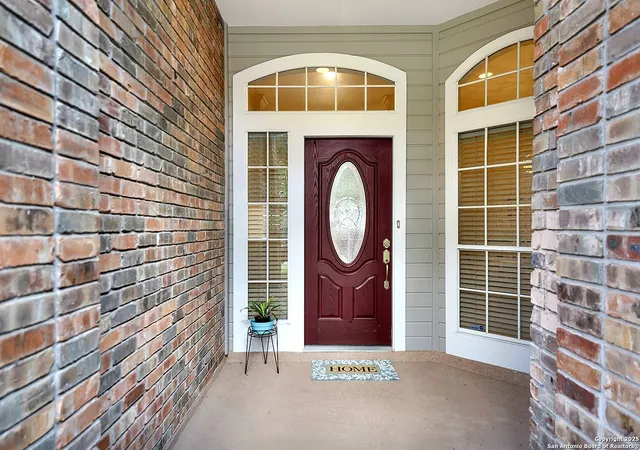 Photo 4 of Sale Pending at 8707 Boreas, Universal City, TX 78148 | MLS# 1887304 | Listing updated on 2025-09-25