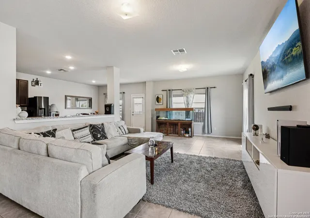 2nd image of 5404 Daniel, Saint Hedwig, TX 78152 | MLS# 1887310
