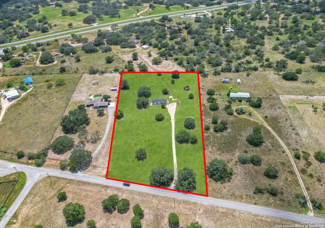 29th image of 203 Eagle Ridge Dr, Floresville, TX 78114 | MLS# 1887329