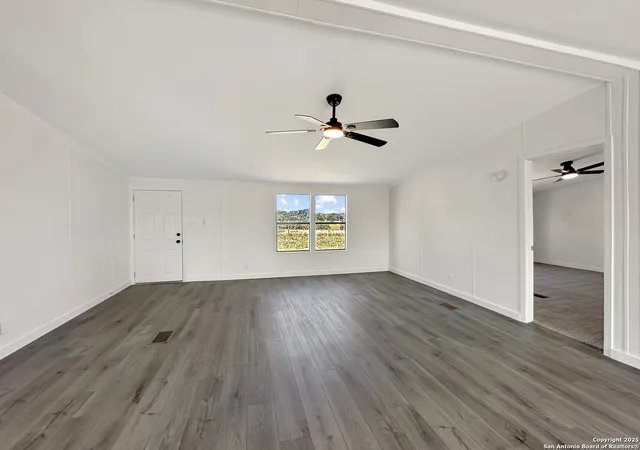 4th image of 203 Eagle Ridge Dr, Floresville, TX 78114 | MLS# 1887329