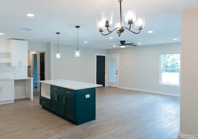4th image of 221 Larchmont, San Antonio, TX 78209 | MLS# 1887383