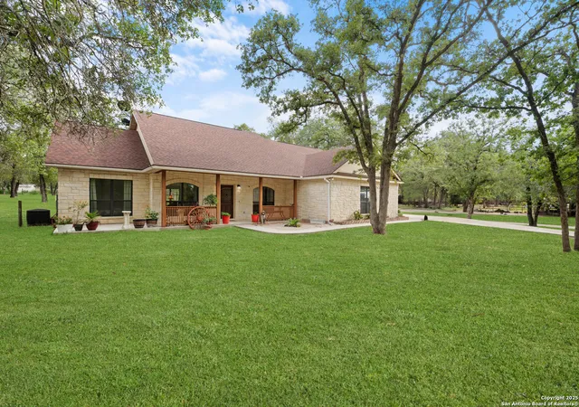 Photo 3 of Sale Pending at 205 Oak Holw Dr, La Vernia, TX 78121 | MLS# 1887539 | Listing updated on 2026-01-27