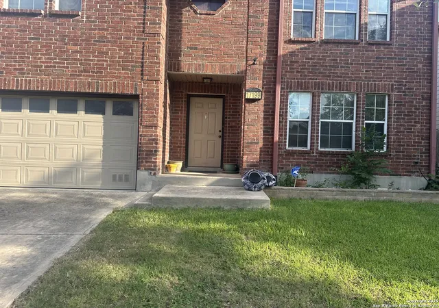Photo 3 of Sale Pending at 17199 Irongate Rail, San Antonio, TX 78247 | MLS# 1887572 | Listing updated on 2025-09-21