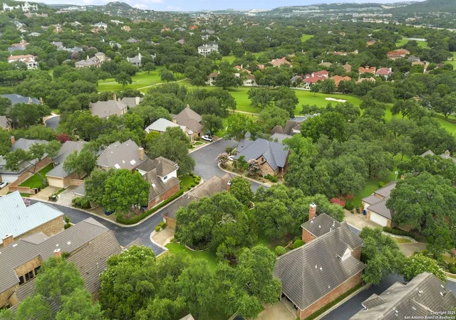 Photo 4 of Single family home for sale at 1 Westcourt, San Antonio, TX 78257 | MLS# 1887573 | Listing updated on 2025-12-12