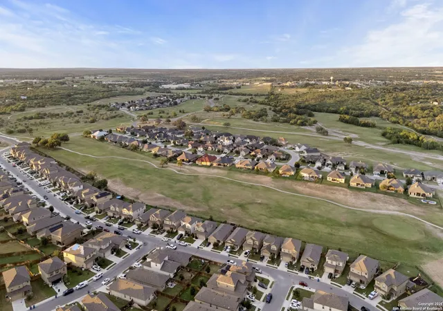 Photo 4 of Single family home for sale at 201 Middle Green, Floresville, TX 78114 | MLS# 1887586 | Listing updated on 2025-09-16
