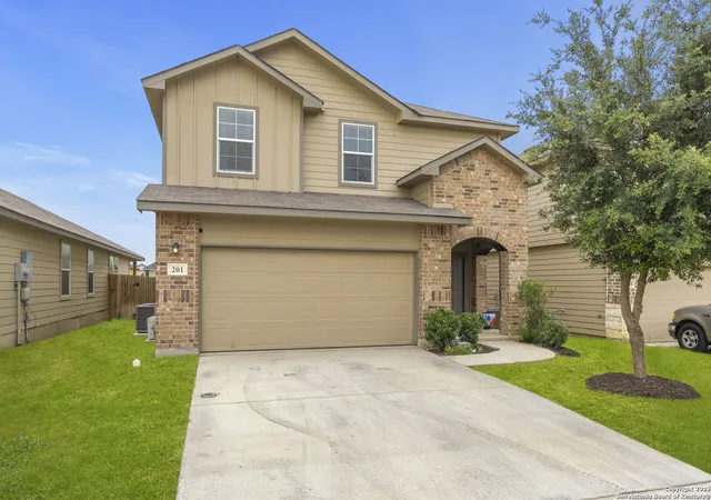 Photo 2 of Single family home for sale at 201 Middle Green, Floresville, TX 78114 | MLS# 1887586 | Listing updated on 2025-09-16