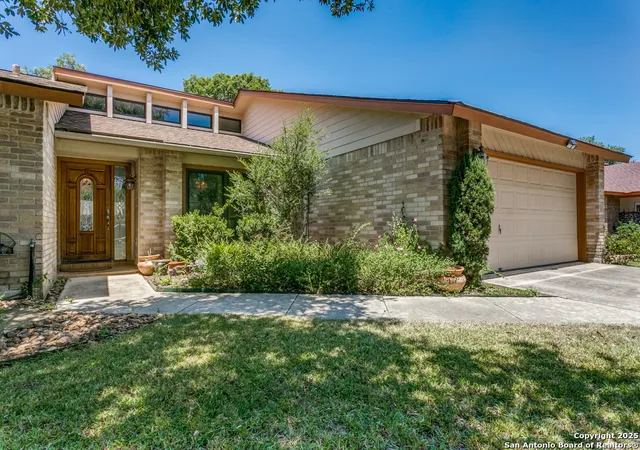 Photo 3 of Single family home for sale at 14015 Boulder Oaks, San Antonio, TX 78247 | MLS# 1887604 | Listing updated on 2025-11-27
