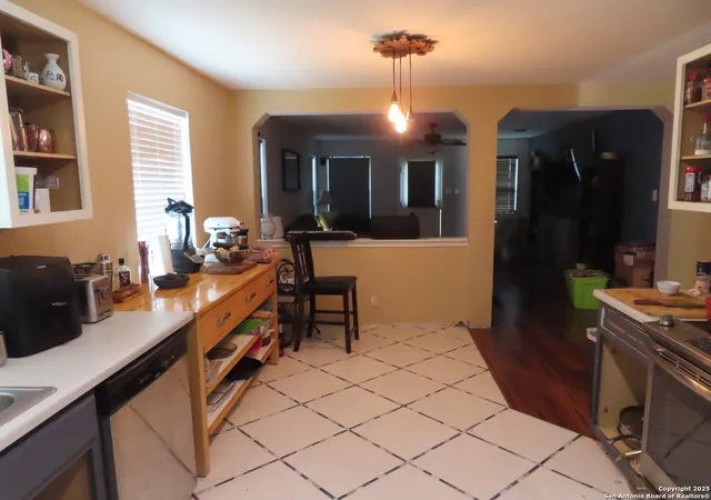 Photo 3 of Sale Pending at 144 Briar St, Cibolo, TX 78108 | MLS# 1887649 | Listing updated on 2025-09-07