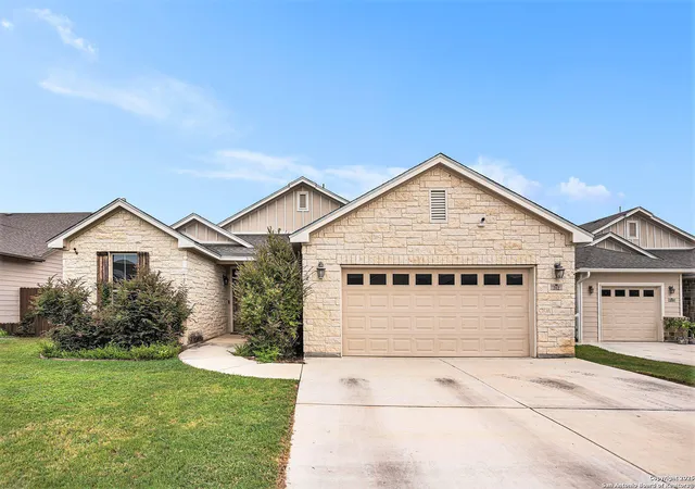 Photo 3 of Single family home for sale at 312 Iron Gate, Pleasanton, TX 78064 | MLS# 1887658 | Listing updated on 2026-01-22