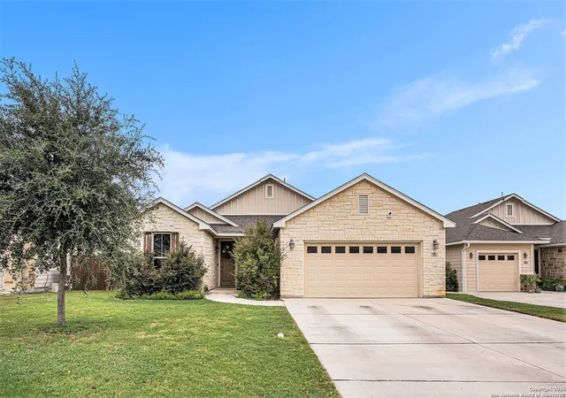 Photo 4 of Single family home for sale at 312 Iron Gate, Pleasanton, TX 78064 | MLS# 1887658 | Listing updated on 2026-01-22