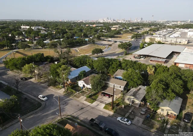 Photo 3 of Multi family home for sale at 1522 Elmendorf, San Antonio, TX 78207 | MLS# 1887672 | Listing updated on 2025-10-06