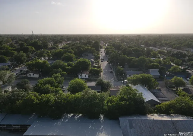 Photo 4 of House for sale at 1522 Elmendorf, San Antonio, TX 78207 | MLS# 1887672 | Listing updated on 2025-10-06
