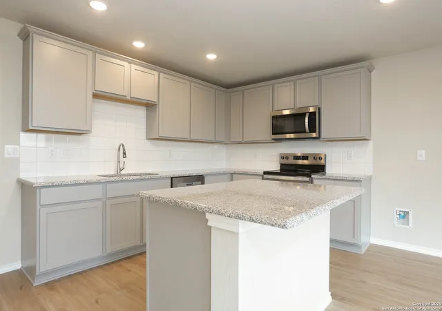 Photo 3 of Sale Pending at 7712 Highland Boat, Converse, TX 78244 | MLS# 1887689 | Listing updated on 2025-12-03