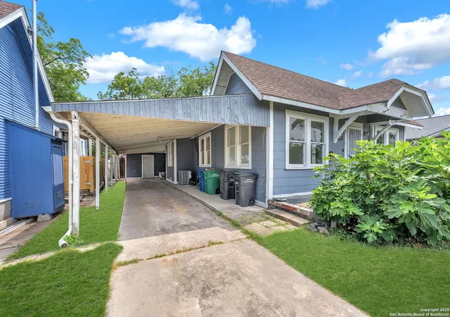 Photo 3 of Single family home for sale at 910 E Highland, San Antonio, TX 78210 | MLS# 1887734 | Listing updated on 2025-10-12