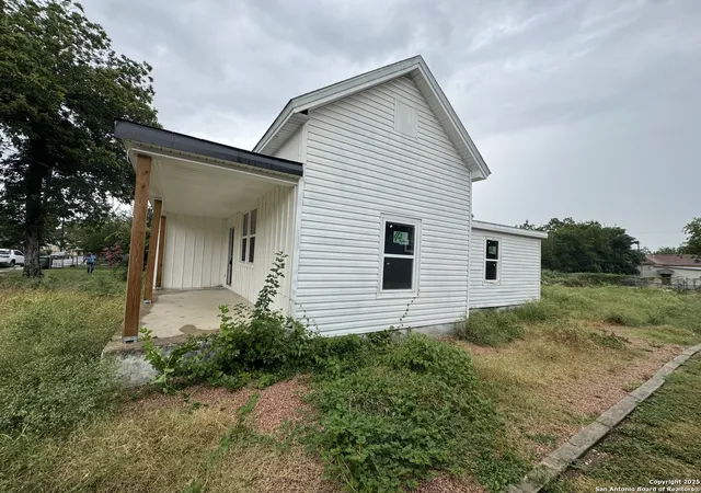 Photo 1 of Sale Pending at 110 Saint John, San Antonio, TX 78202 | MLS# 1887743 | Listing updated on 2025-08-26