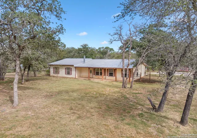 Photo 3 of Single family home for sale at 240 Oak Hollow, La Vernia, TX 78121 | MLS# 1887861 | Listing updated on 2025-12-15