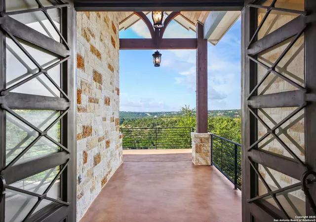 Photo 4 of Single family home for sale at 1023 Comanche Rdg, New Braunfels, TX 78132 | MLS# 1887918 | Listing updated on 2026-08-21