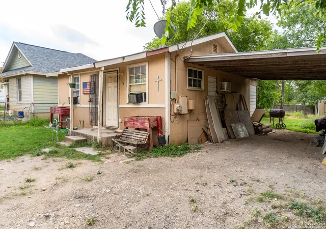 Photo 3 of Sale Pending at 114 Tellez, San Antonio, TX 78228 | MLS# 1887996 | Listing updated on 2025-10-28