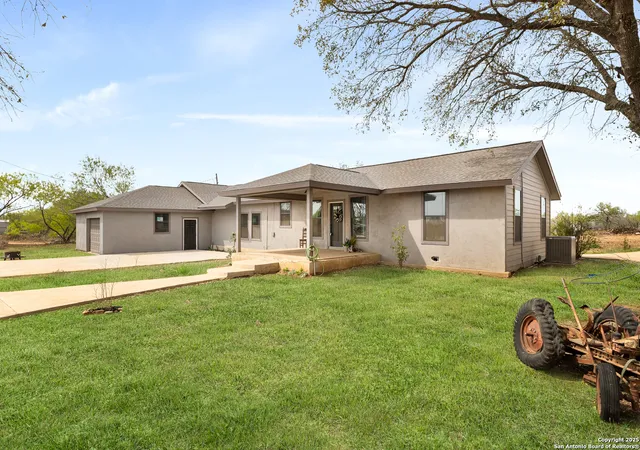 4th image of 200 S Pr 6631, Devine, TX 78016 | MLS# 1888002