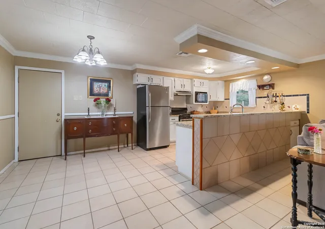 Photo 4 of Single family home for sale at 1588 Westview Court, Canyon Lake, TX 78133 | MLS# 1888024 | Listing updated on 2026-03-02