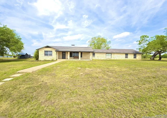 Single family home for sale at 82 Bowman Ln, Smiley, TX 78159 | MLS# 1888049