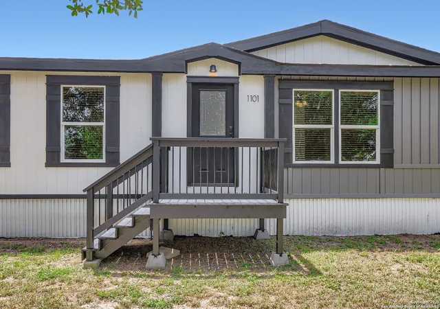 3rd image of 1101 Doree, Marion, TX 78124 | MLS# 1888087