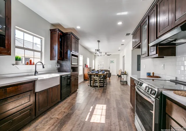 3rd image of 1922 W Ashby, San Antonio, TX 78201 | MLS# 1888226