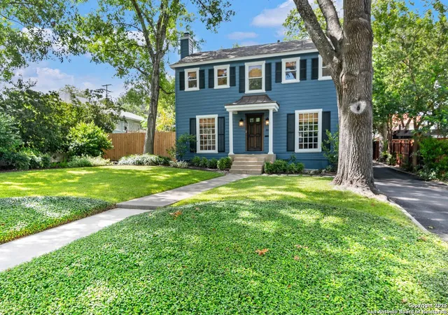 Photo 3 of Sale Pending at 308 W Agarita, San Antonio, TX 78212 | MLS# 1888228 | Listing updated on 2025-08-21