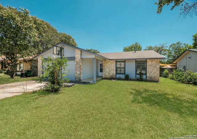 Photo 2 of Single family home for sale at 1119 Boling Brook St, San Antonio, TX 78245 | MLS# 1888265 | Listing updated on 2025-11-18