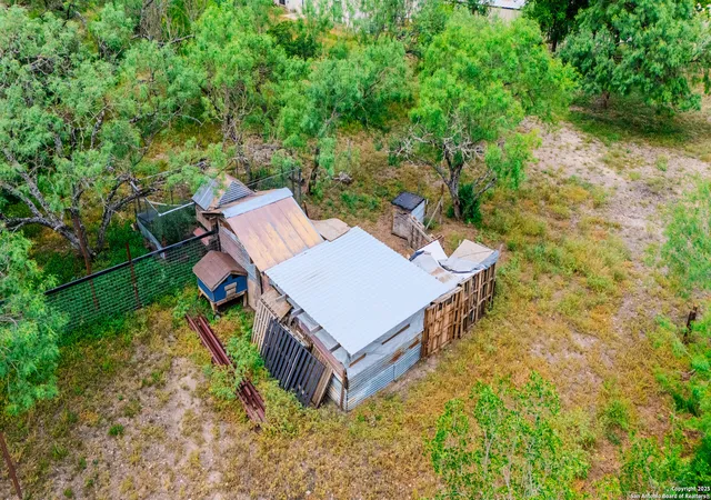 Photo 3 of Sale Pending at 1851 County Rd 381, San Antonio, TX 78253 | MLS# 1888268 | Listing updated on 2025-10-14