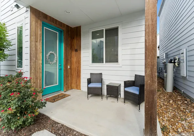 3rd image of 330 Clay, San Antonio, TX 78204