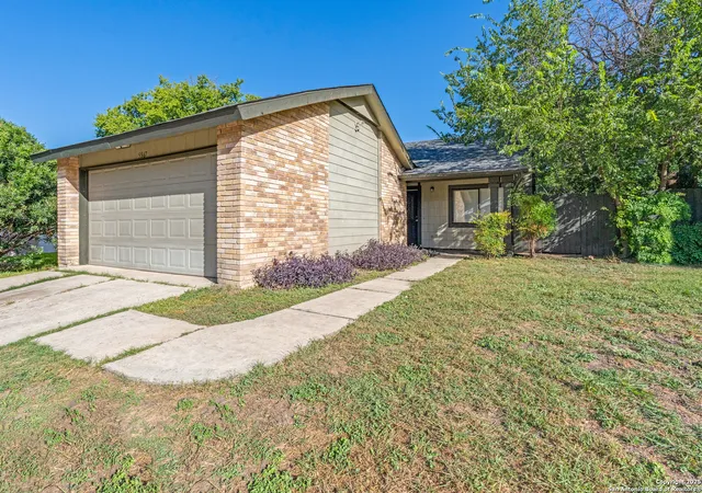 Photo 2 of Single family home for sale at 5567 Kissing Oak, San Antonio, TX 78247 | MLS# 1888282 | Listing updated on 2025-11-02