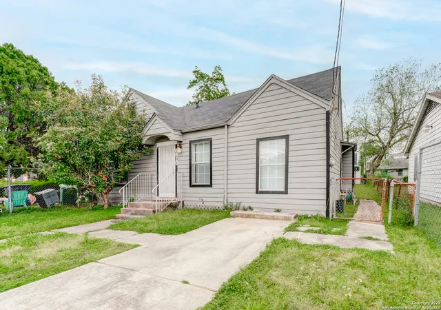 1st image of 6810 Eastwood St, Houston, TX 77021 | MLS# 1888323