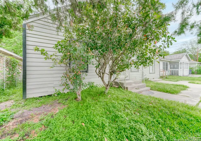 3rd image of 6810 Eastwood St, Houston, TX 77021 | MLS# 1888323