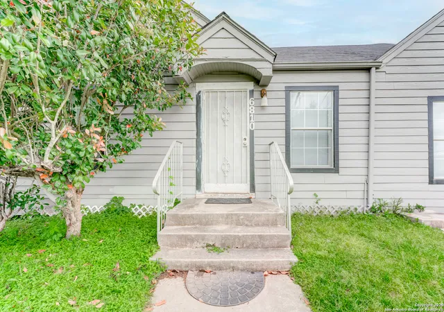 4th image of 6810 Eastwood St, Houston, TX 77021 | MLS# 1888323