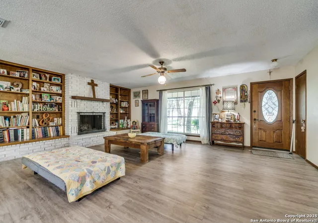 Photo 3 of Single family home for sale at 405 Sisterdale, Boerne, TX 78006 | MLS# 1888334 | Listing updated on 2025-11-15