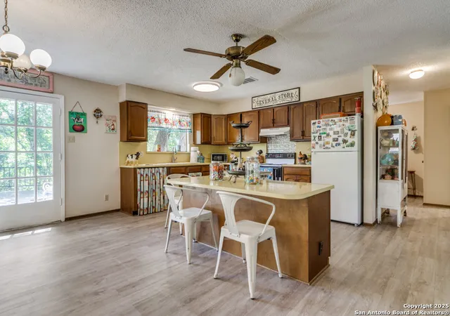 Photo 4 of Single family home for sale at 405 Sisterdale, Boerne, TX 78006 | MLS# 1888334 | Listing updated on 2025-11-15
