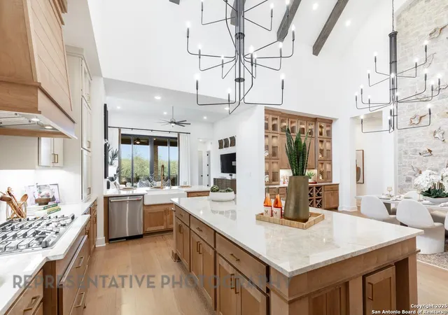 Photo 4 of Sale Pending at 302 Dulce Vista, San Antonio, TX 78228 | MLS# 1888353 | Listing updated on 2025-09-10