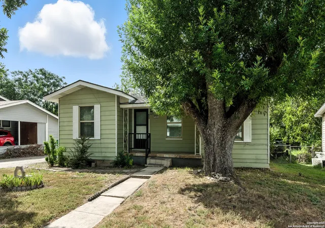 Photo 3 of Sale Pending at 208 Legion, Converse, TX 78109 | MLS# 1888390 | Listing updated on 2025-08-15