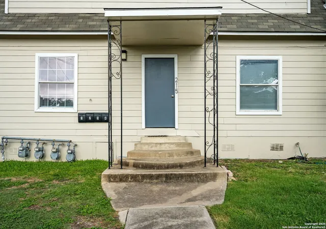 Homes for sale in San Antonio, TX | 215 Blanco Road, San Antonio, TX 78212 | MLS# 1888438