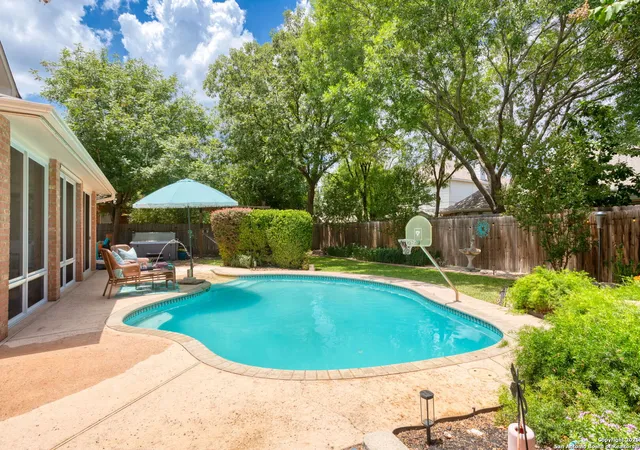 Photo 3 of Sale Pending at 5103 Sagail Pl, San Antonio, TX 78249 | MLS# 1888444 | Listing updated on 2025-10-08