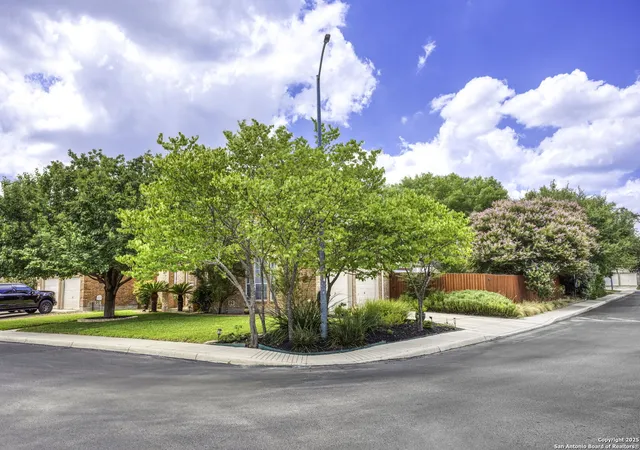 Photo 4 of Sale Pending at 5103 Sagail Pl, San Antonio, TX 78249 | MLS# 1888444 | Listing updated on 2025-10-08