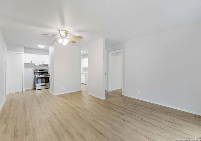 Photo 3 of Sale Pending at 915 Dodic, San Antonio, TX 78221 | MLS# 1888446 | Listing updated on 2026-03-17