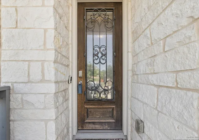 Photo 4 of Sale Pending at 7506 Cvs Way, San Antonio, TX 78250 | MLS# 1888479 | Listing updated on 2025-09-16